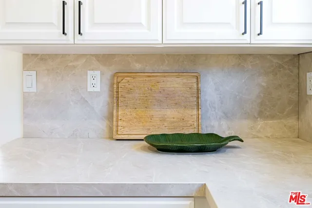 $5,195 | 12023 Collins Street, Valley Village, CA 91607