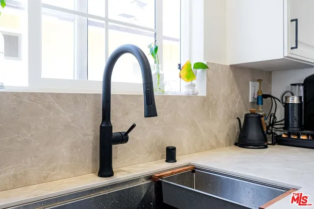 $5,195 | 12023 Collins Street, Valley Village, CA 91607