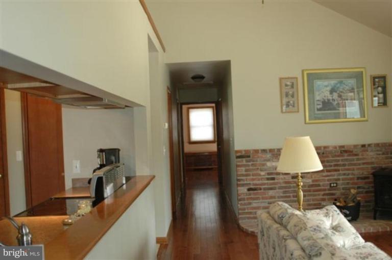335 Virginia Road Stevensville, MD 21666 - Photo 20 of 21 Hallway