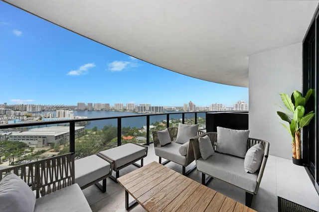 $3,880,000 | 18555 Collins Avenue, Unit 2003, Sunny Isles Beach, FL 33160