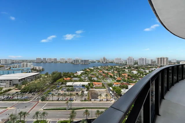 $3,880,000 | 18555 Collins Avenue, Unit 2003, Sunny Isles Beach, FL 33160