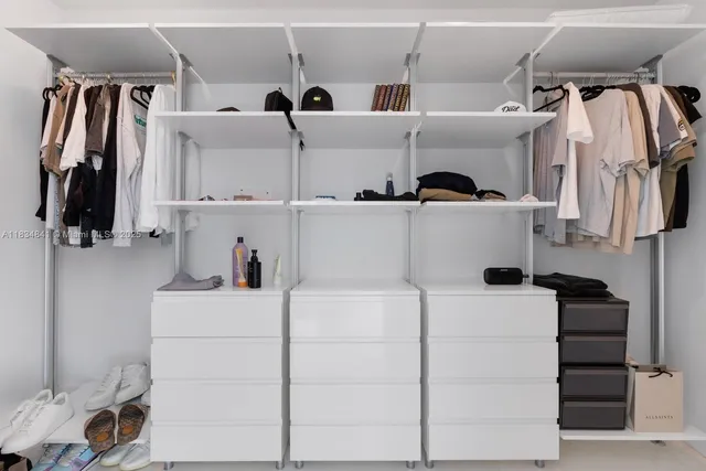 $3,880,000 | 18555 Collins Avenue, Unit 2003, Sunny Isles Beach, FL 33160