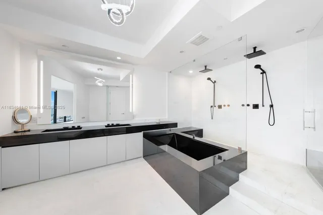 $3,880,000 | 18555 Collins Avenue, Unit 2003, Sunny Isles Beach, FL 33160