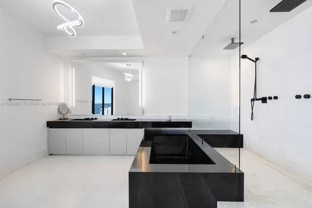 $3,880,000 | 18555 Collins Avenue, Unit 2003, Sunny Isles Beach, FL 33160