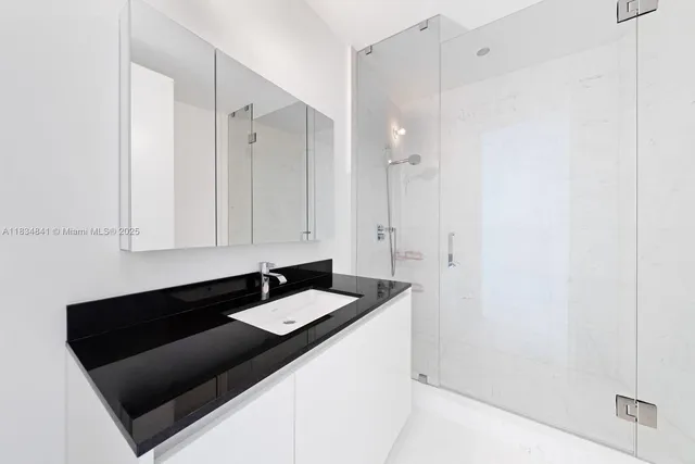 $3,880,000 | 18555 Collins Avenue, Unit 2003, Sunny Isles Beach, FL 33160