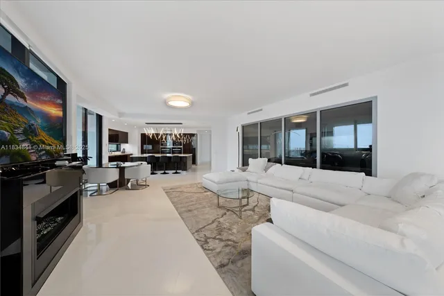 $3,880,000 | 18555 Collins Avenue, Unit 2003, Sunny Isles Beach, FL 33160