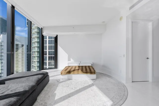 $3,880,000 | 18555 Collins Avenue, Unit 2003, Sunny Isles Beach, FL 33160