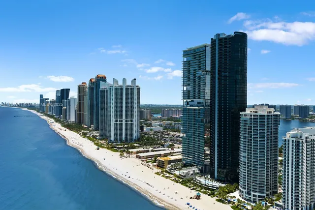 $3,880,000 | 18555 Collins Avenue, Unit 2003, Sunny Isles Beach, FL 33160