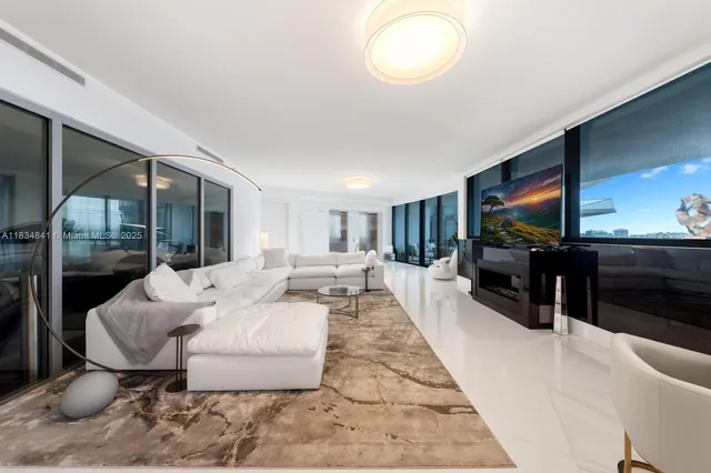 $3,880,000 | 18555 Collins Avenue, Unit 2003, Sunny Isles Beach, FL 33160