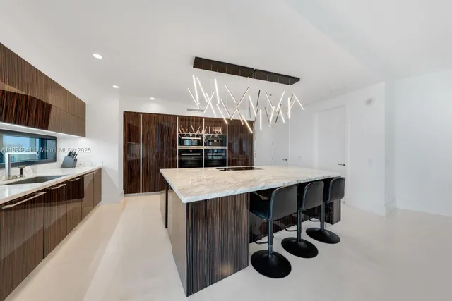 $3,880,000 | 18555 Collins Avenue, Unit 2003, Sunny Isles Beach, FL 33160