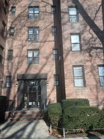 $279,000 | 3655 Shore Parkway, Unit 4C | Sheepshead Bay