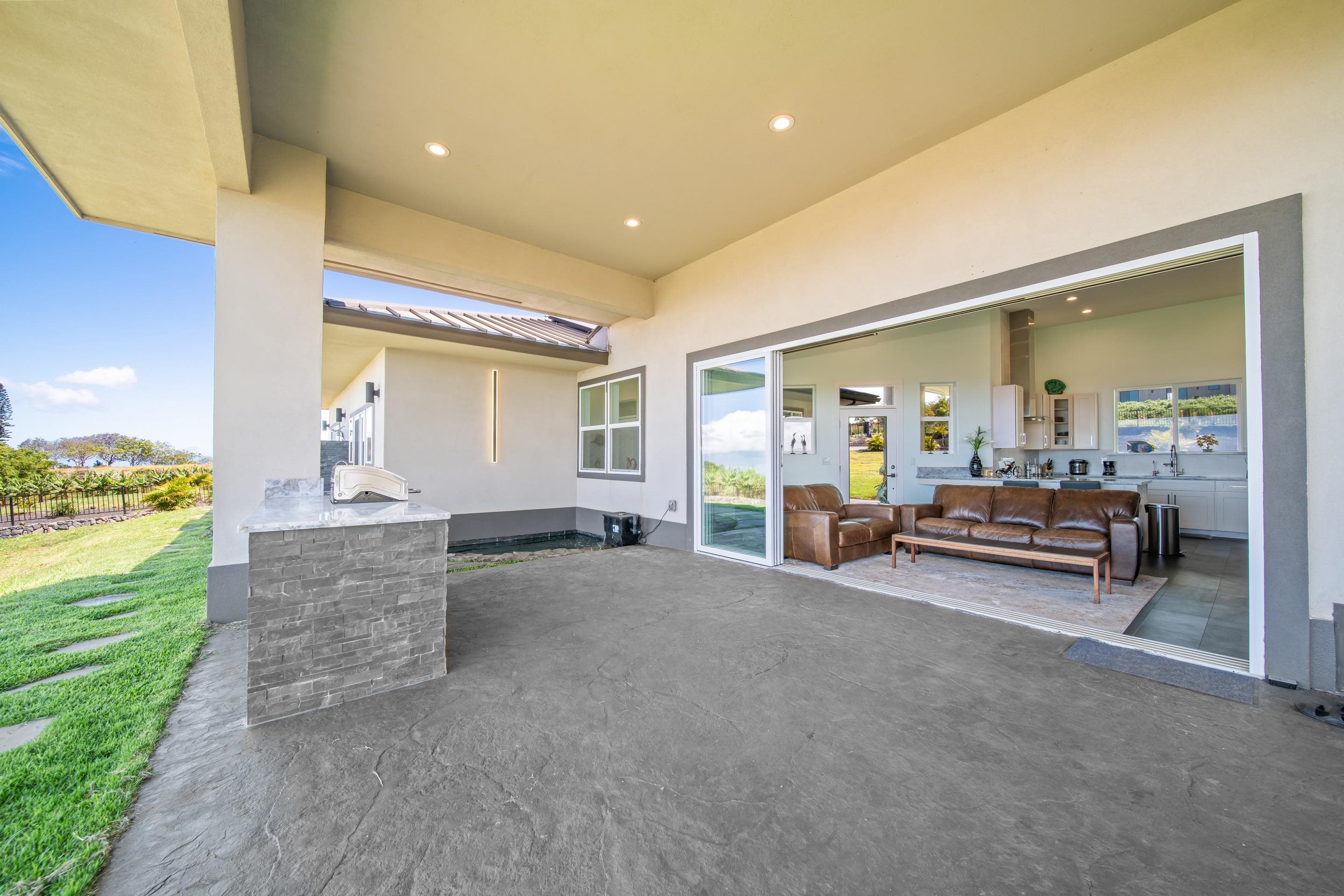 272 Huahua Street Kula, HI 96790 - Photo 28 of 43 a view of lobby with furniture and a porch