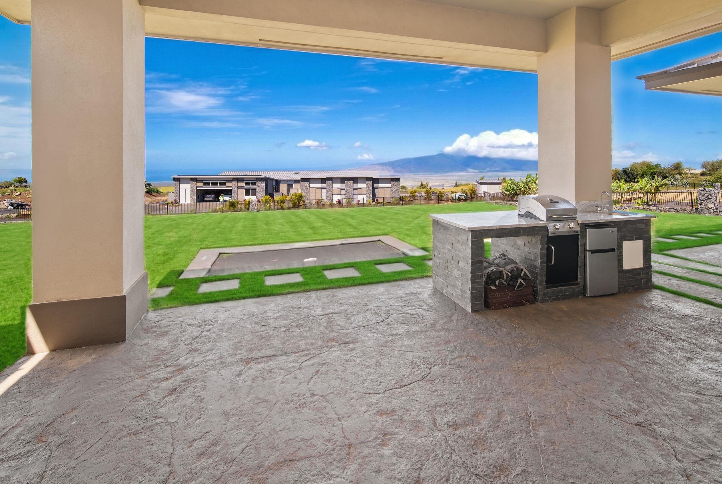 272 Huahua Street Kula, HI 96790 - Photo 29 of 43 a view of outdoor space and porch