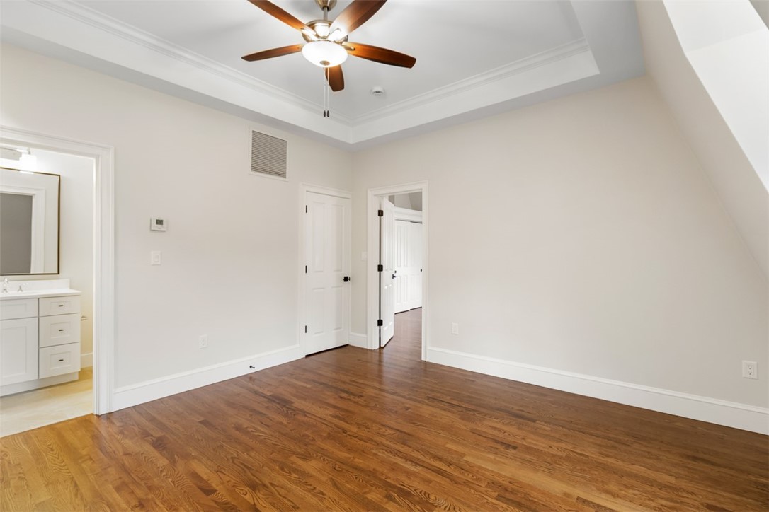 18 State Street, Unit 5 Bristol, RI 02809 - Photo 19 of 27 Living Room