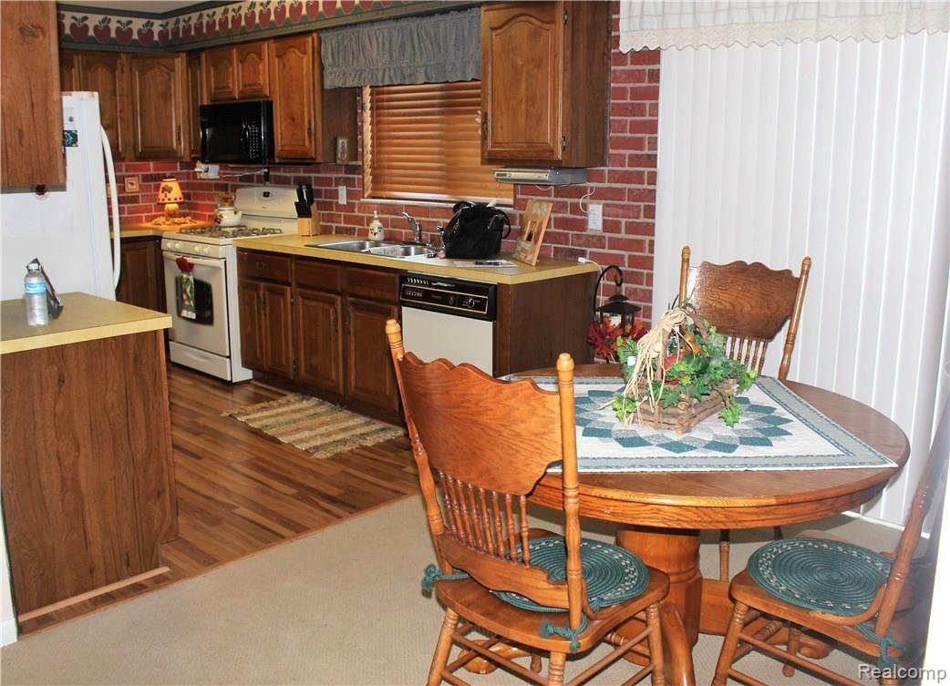 6089 Deland Road Flushing, MI 48433 - Photo 11 of 26 IMG_2544 (2).JPG