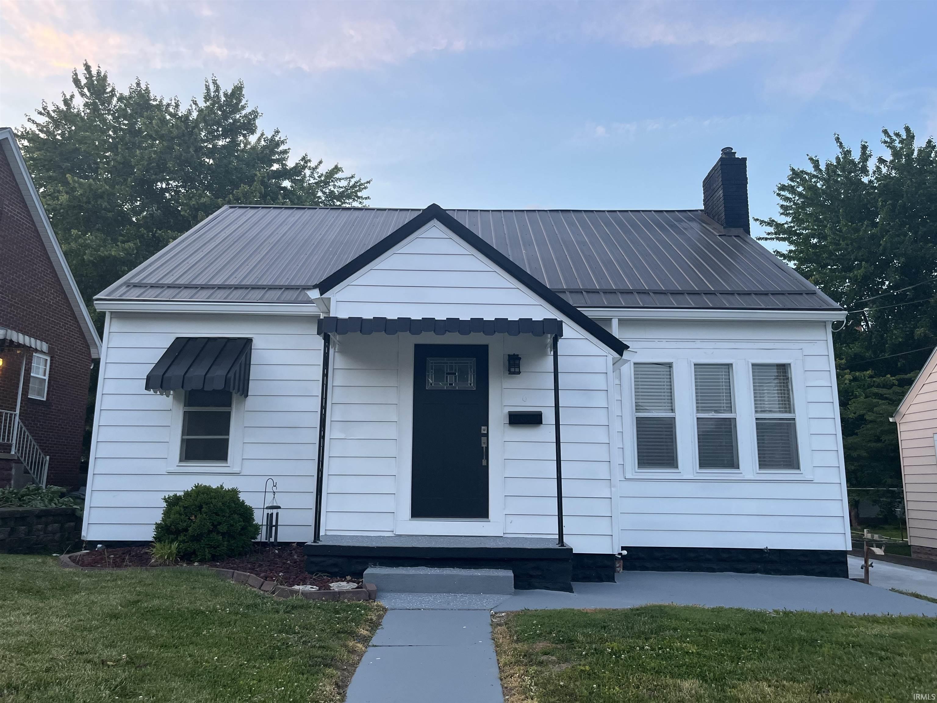 326 East 9th Street Jasper, IN 47546 - Photo 3 of 26