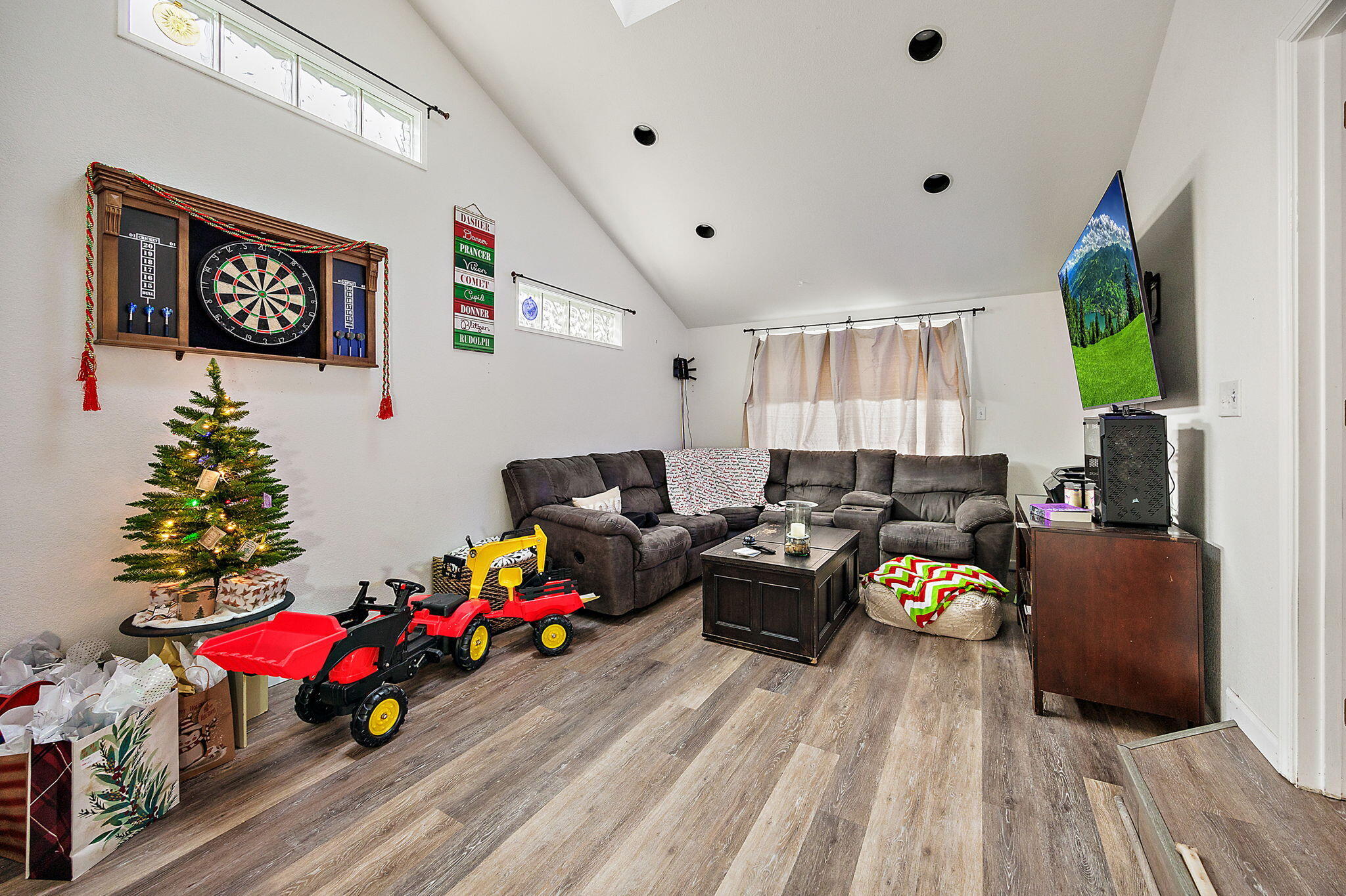 2703 Aldersgate Road Medford, OR 97504 - Photo 22 of 31 ApxAR (23)