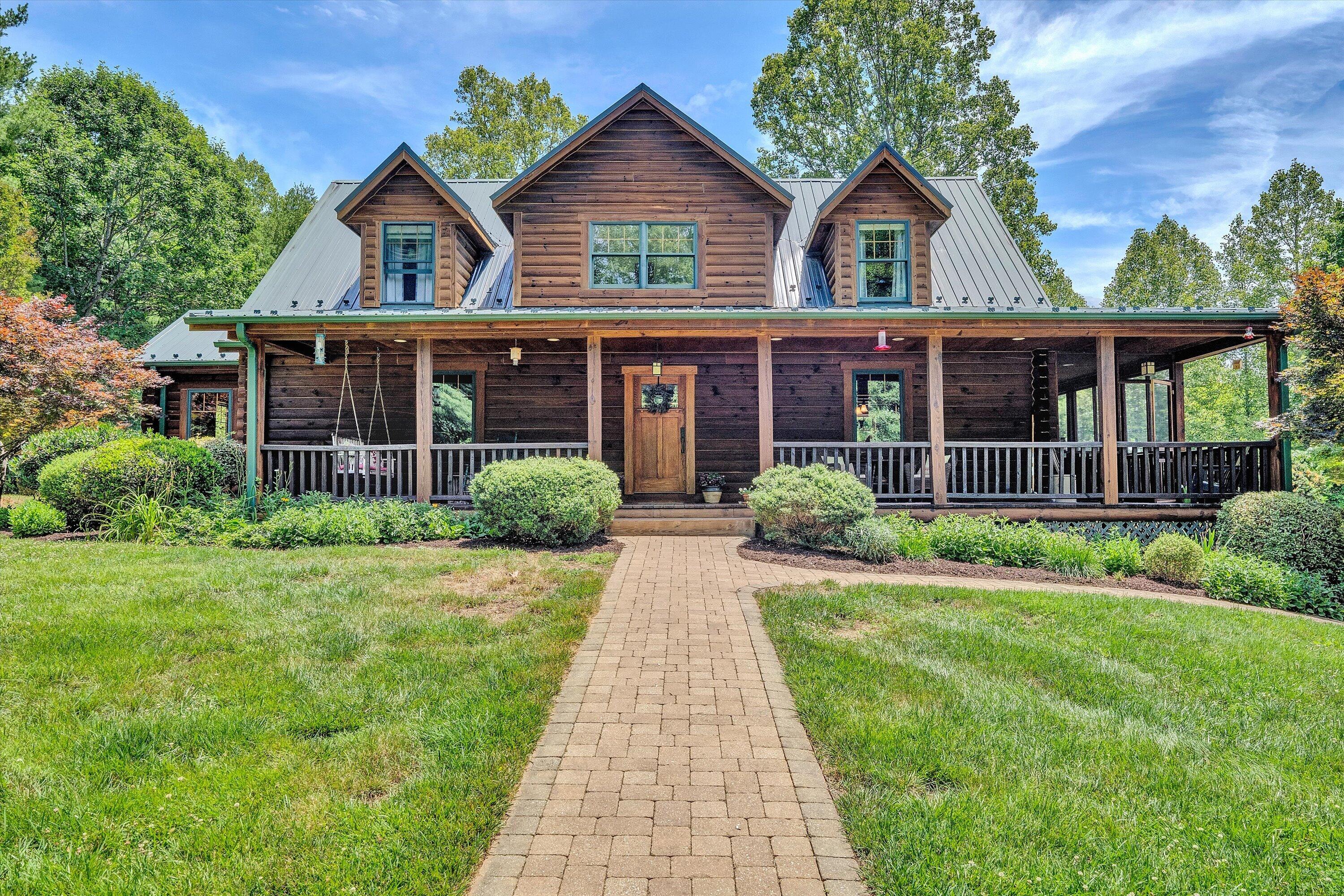 Main Listing Photo