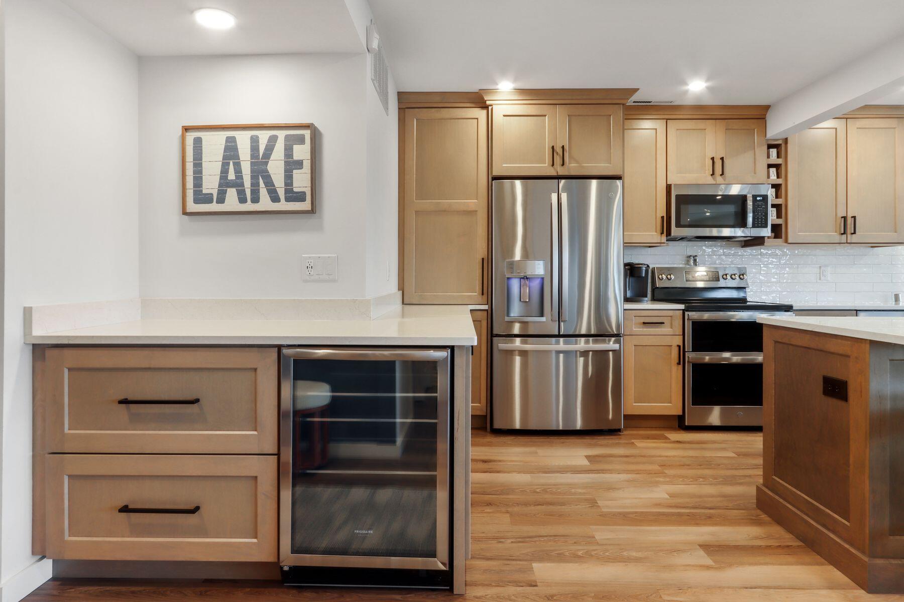 12 Abbey Villa Circle, Unit C Fontana, WI 53125 - Photo 10 of 28 Kitchen