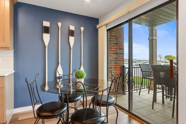 $1,300,000 | 12 Abbey Villa Circle, Unit C, Fontana, WI 53125