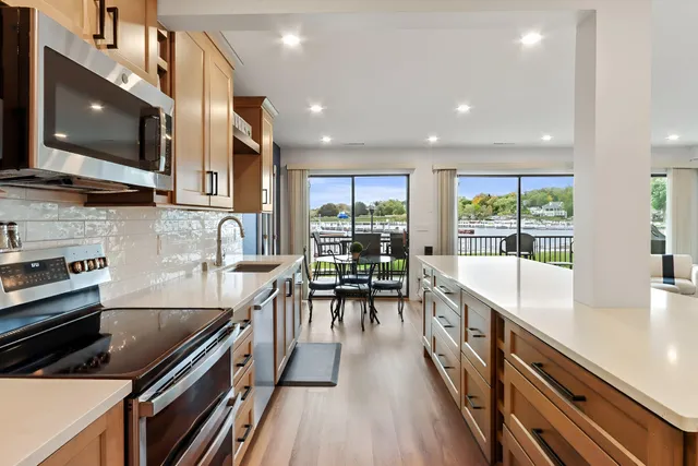 $1,300,000 | 12 Abbey Villa Circle, Unit C, Fontana, WI 53125