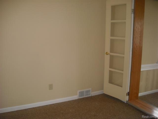 8496 Harding Street Taylor, MI 48180 - Photo 12 of 16 DSCF3012 (Small).jpg