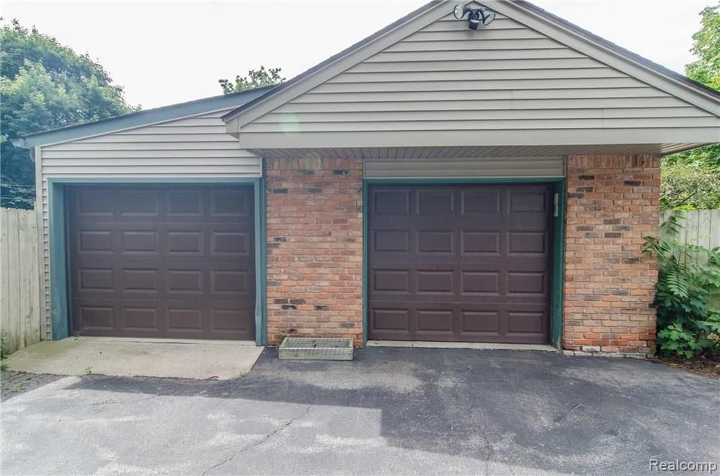 1248 East Maple Road Birmingham, MI 48009 - Photo 30 of 49
