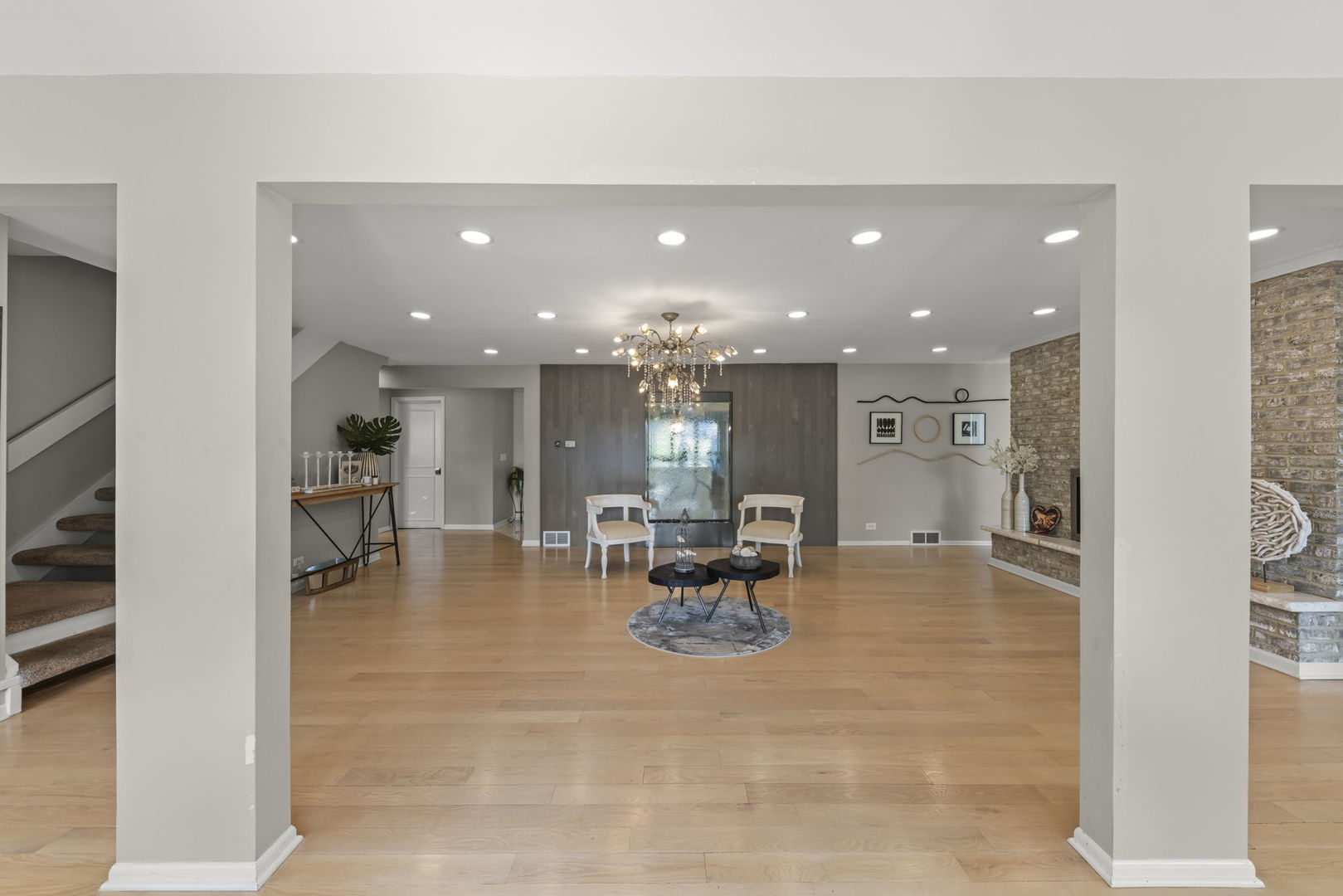23W735 Hobson Road Naperville, IL 60540 - Photo 7 of 84 Gallery Image 7