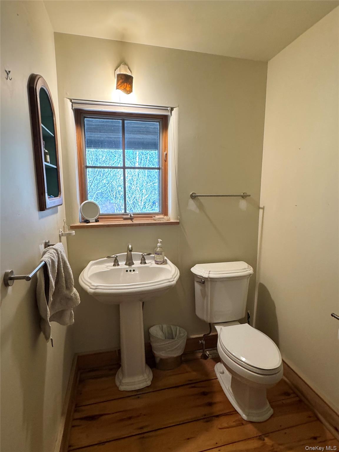 22 Knight Road Clinton Corners, NY 12514 - Photo 18 of 34 First Floor Guest Bathroom