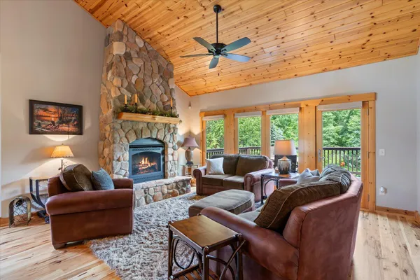 $845,000 | 34792 East Shore Lane, Crosslake, MN 56442