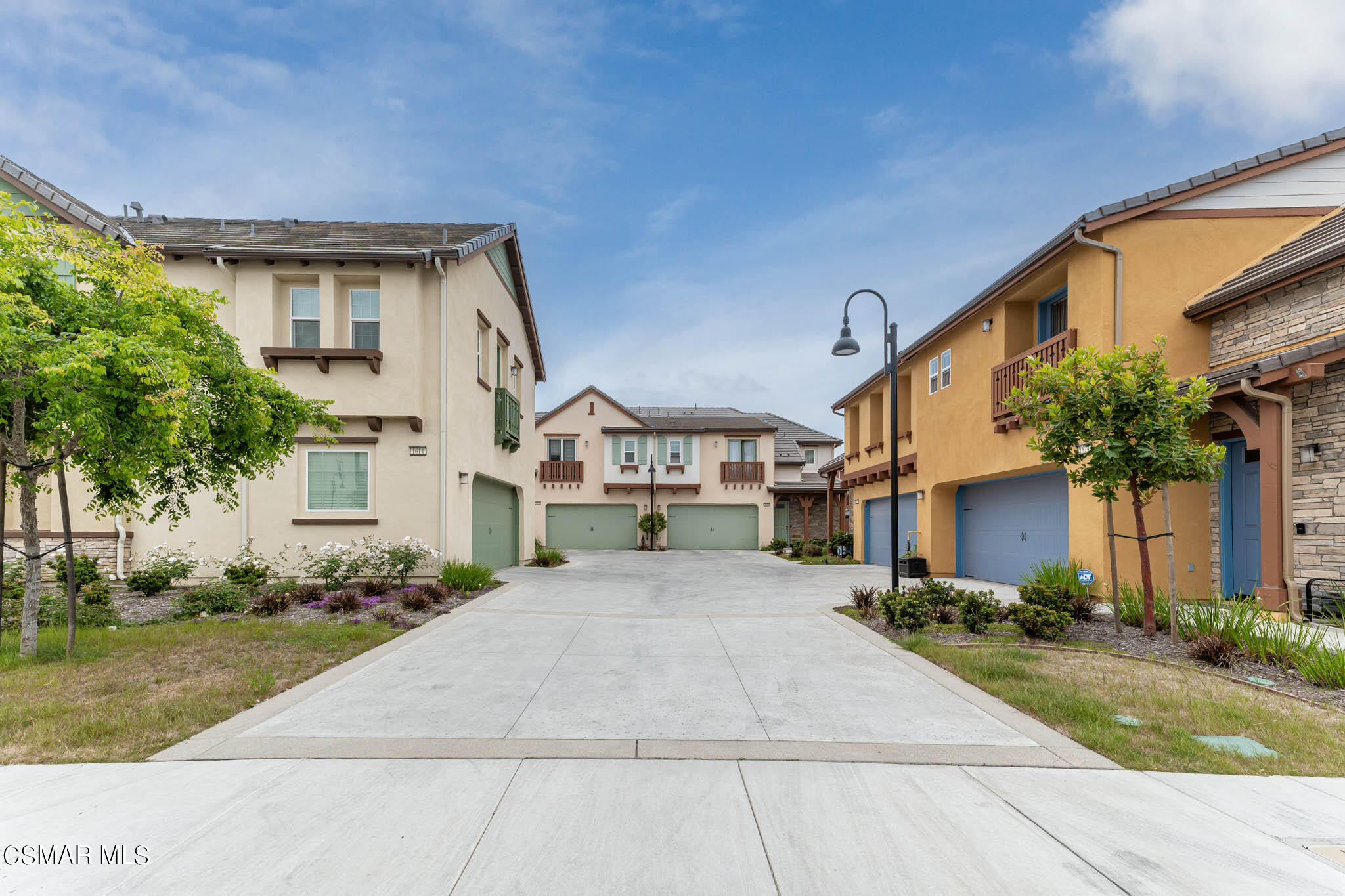 1622 Range Road Oxnard, CA 93036 - Photo 17 of 50 a front view of a house with garden