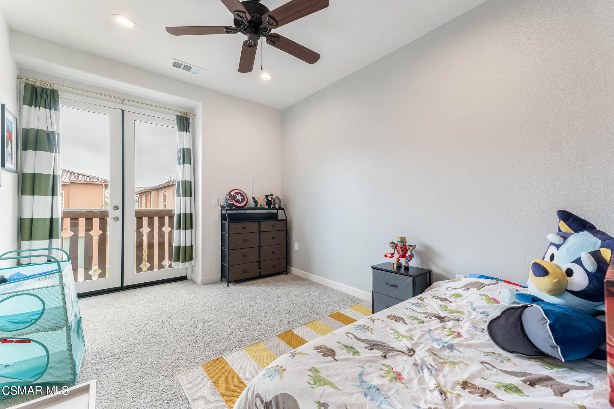 1622 Range Road Oxnard, CA 93036 - Photo 32 of 50 a bed room with a bed and a tv