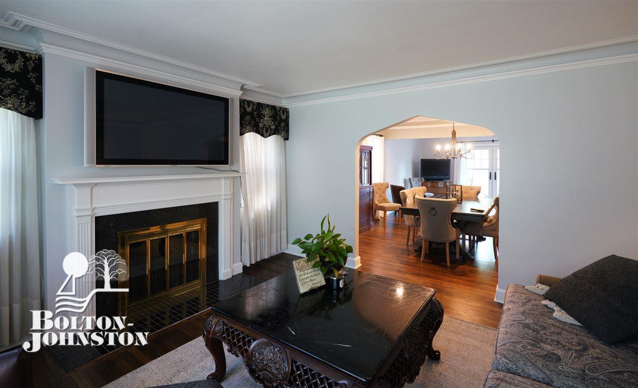 308 Moran Road Grosse Pointe, MI 48236 - Photo 13 of 32 50016262-12.JPG