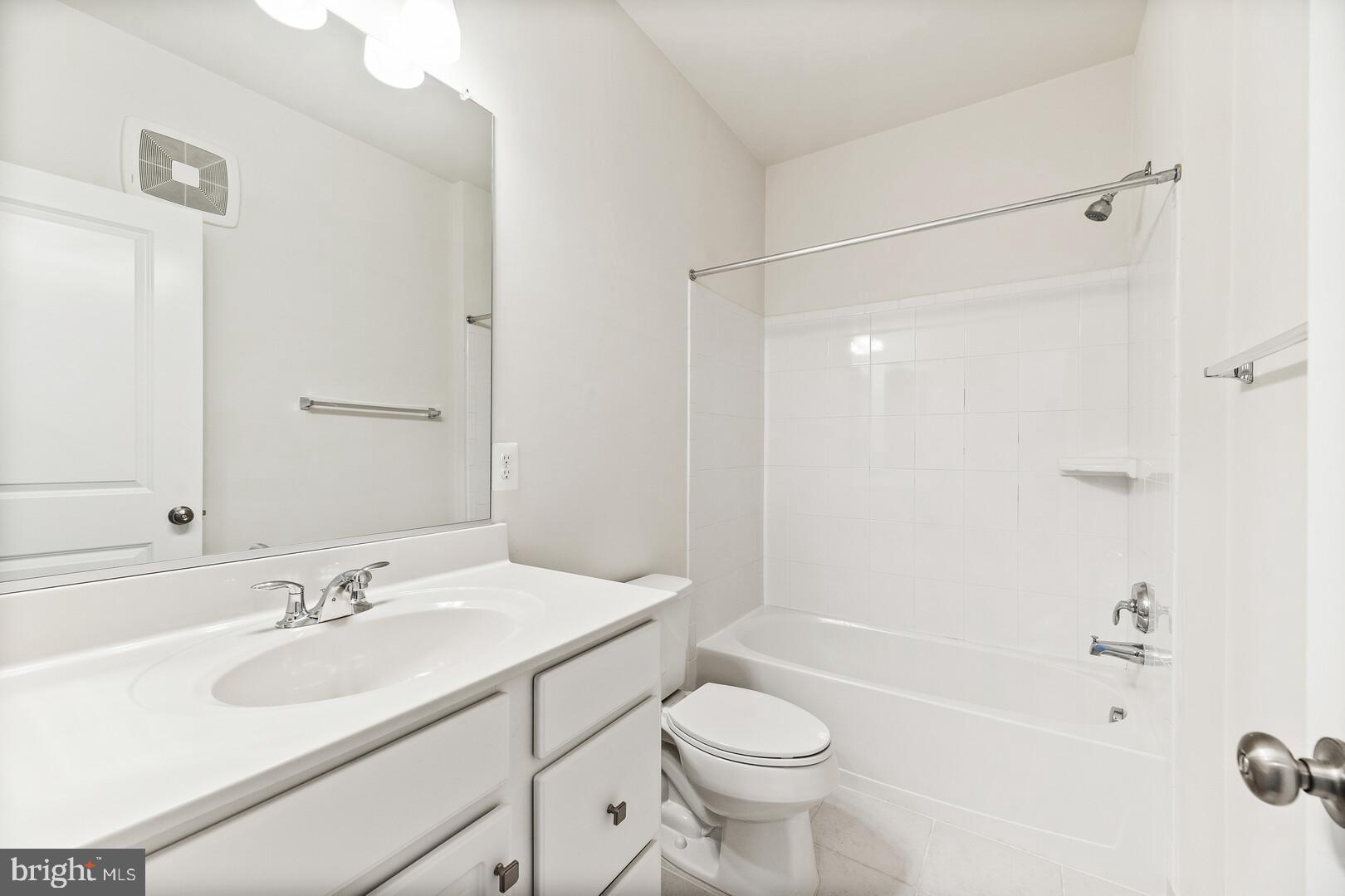 1320 Ribbon Limestone Terrace Southeast Leesburg, VA 20175 - Photo 21 of 30 Full bath located on the upper level