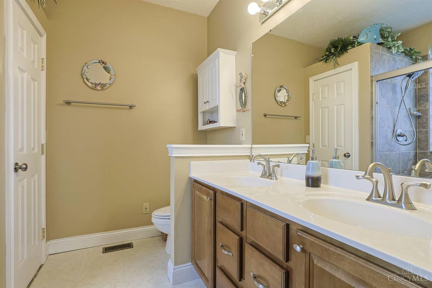 6184 Mullen Road Cincinnati, OH 45247 - Photo 21 of 49 Gallery Image 21
