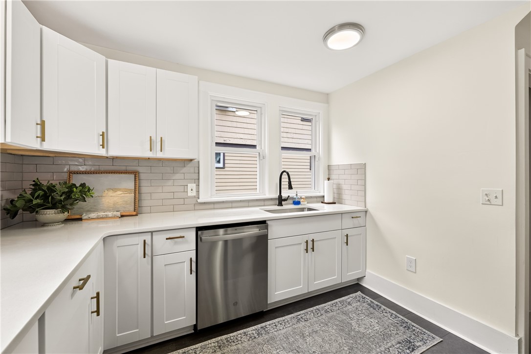 32 Pershing Drive Rochester, NY 14609 - Photo 10 of 28 Gallery Image 10