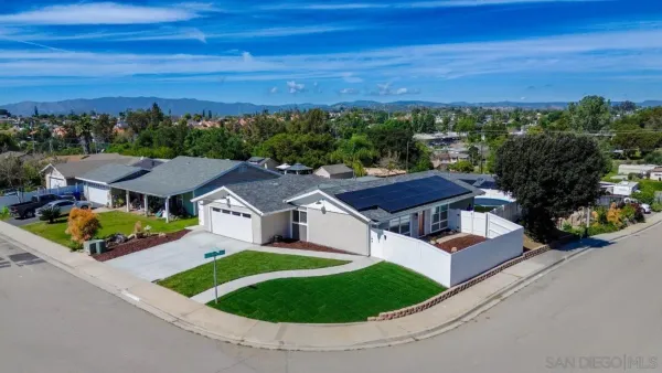 $825,000 | 1217 Juliette Place, Fallbrook, CA 92028