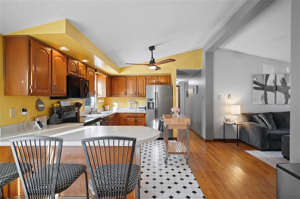 2746 Noblestown Road Pittsburgh, PA 15205 - Photo 10 of 31