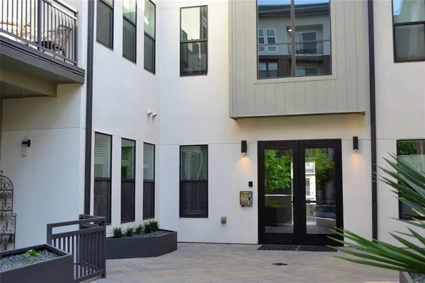 $3,350 | 4405 Jackson Avenue, Unit 3101, Austin, TX 78731