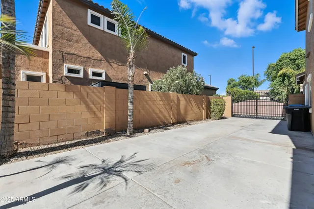 $779,000 | 3042 South Seton Avenue, Gilbert, AZ 85295