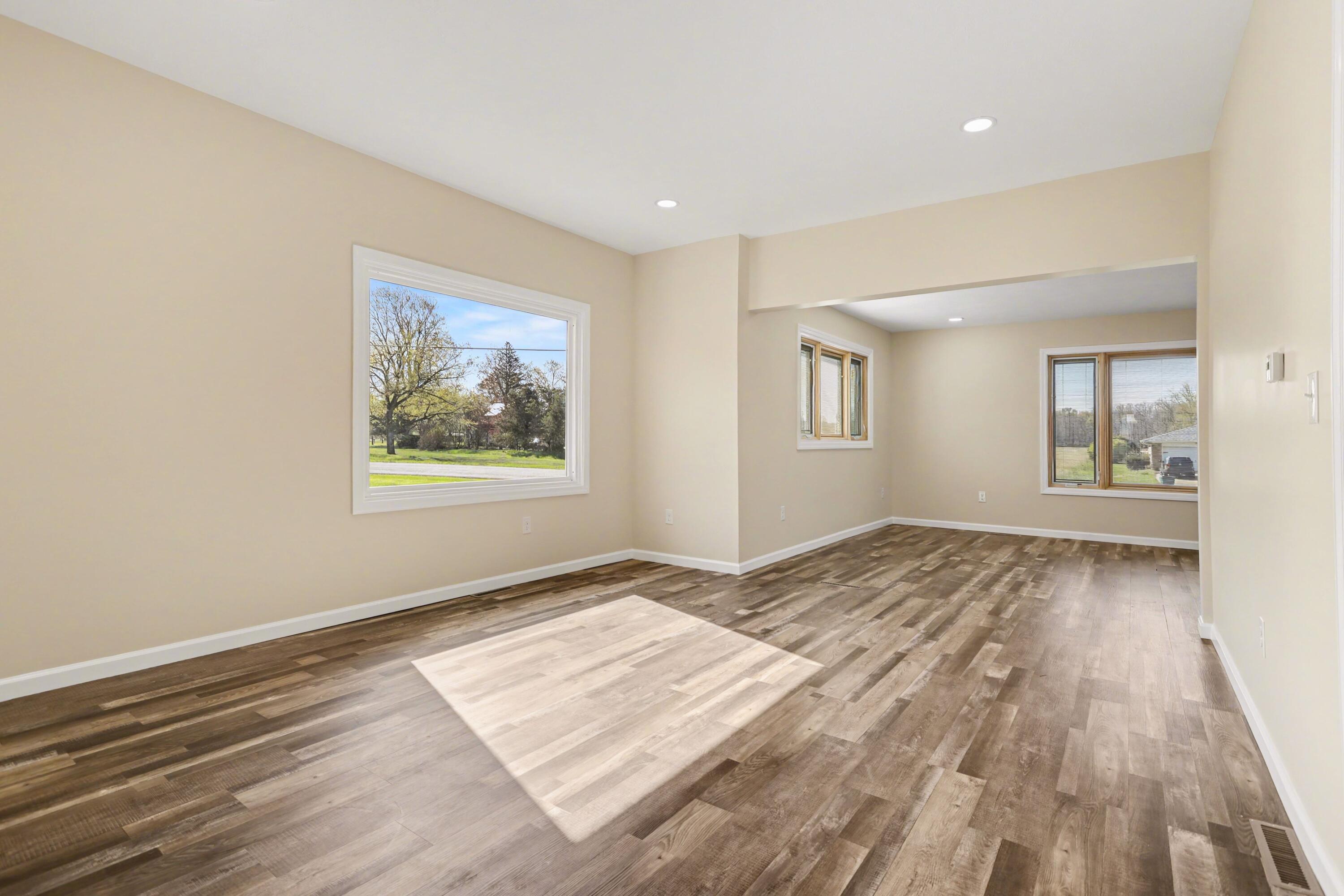 8891 Pennfield Road Battle Creek, MI 49014 - Photo 10 of 39 Dining Area