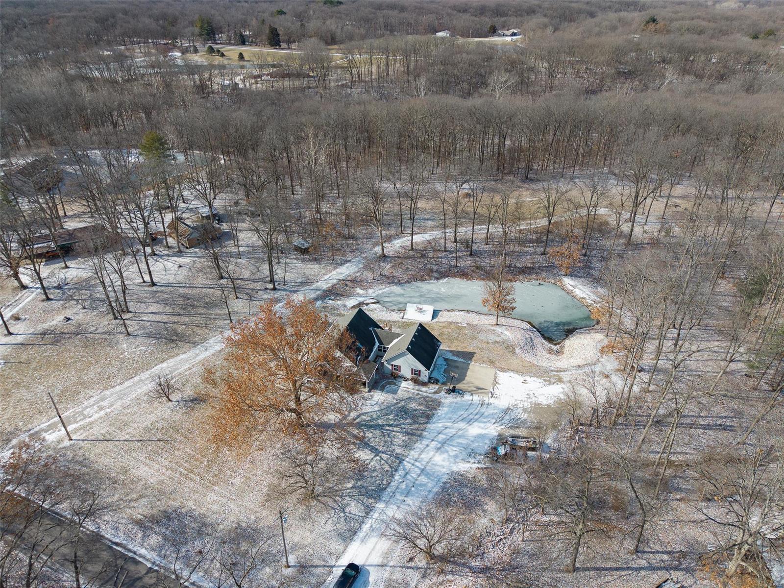 20455 Oak Rest Road Brighton, IL 62012 - Photo 2 of 31