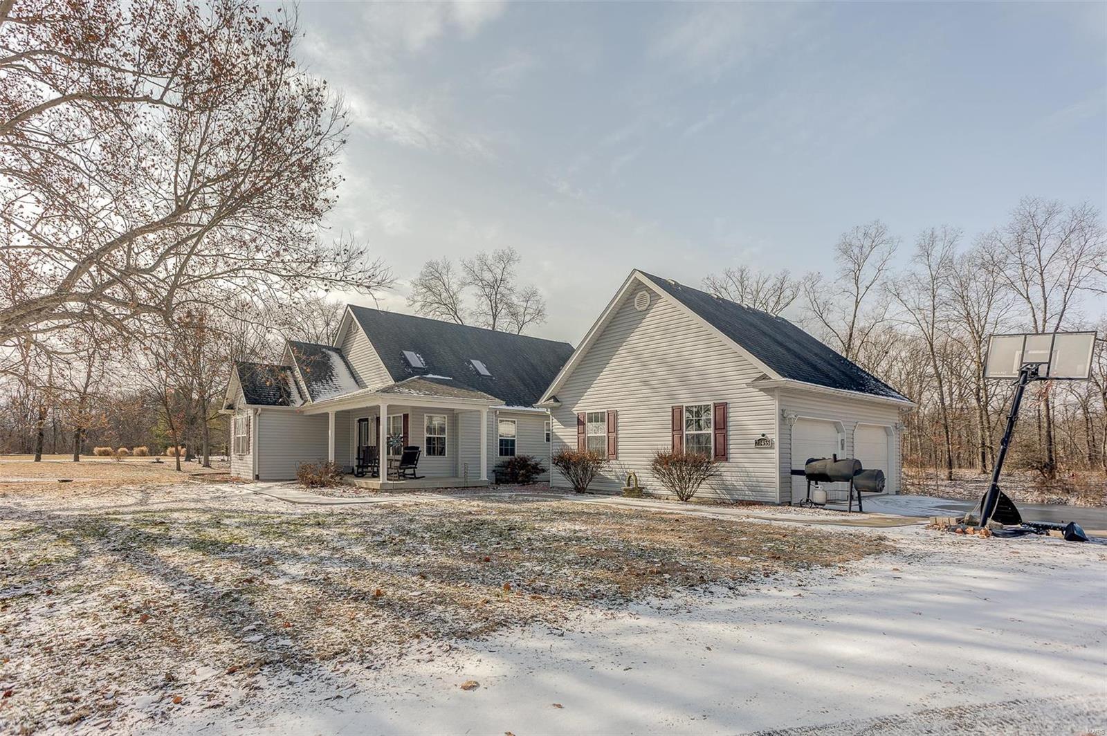 20455 Oak Rest Road Brighton, IL 62012 - Photo 3 of 31