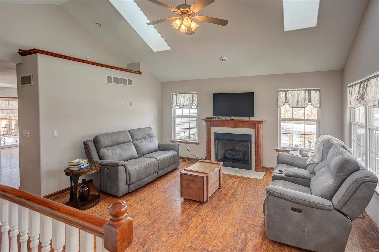 20455 Oak Rest Road Brighton, IL 62012 - Photo 4 of 31