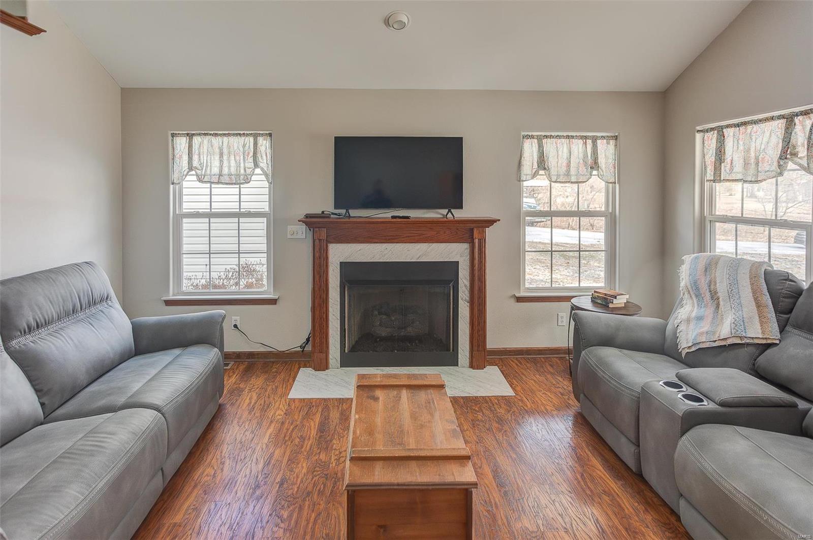 20455 Oak Rest Road Brighton, IL 62012 - Photo 5 of 31