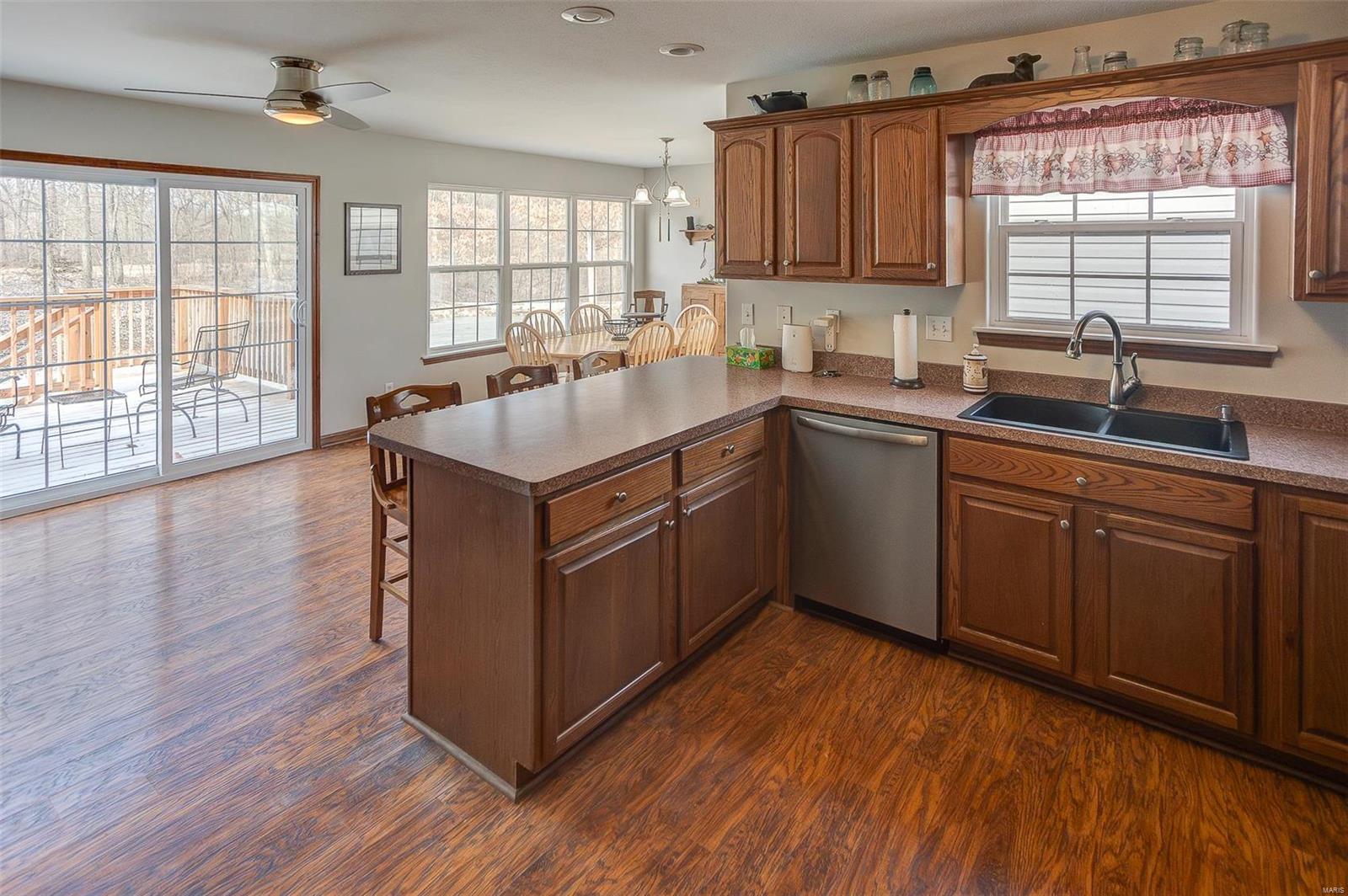 20455 Oak Rest Road Brighton, IL 62012 - Photo 9 of 31