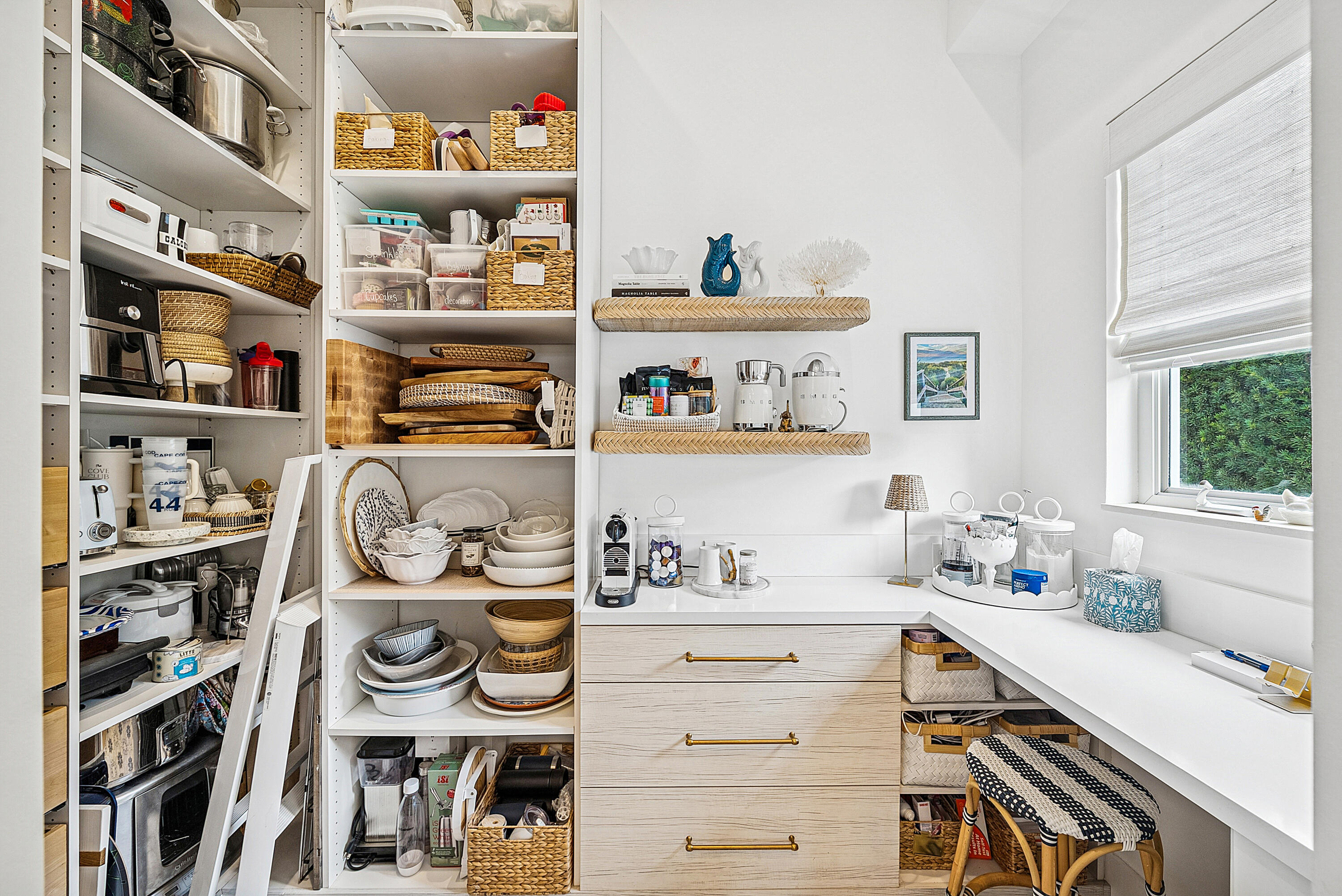 19 Harbour Drive North Ocean Ridge, FL 33435 - Photo 21 of 67 Pantry