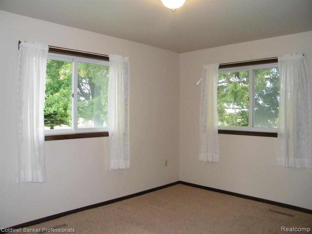 8218 Jefferson Road North Branch, MI 48461 - Photo 12 of 16