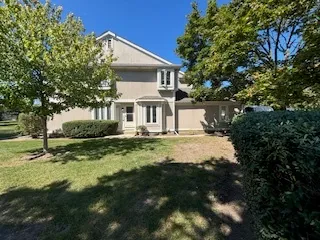 $333,000 | 340 Redwing Drive, Deerfield, IL 60015