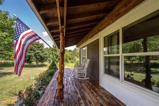 $630,000 | 4006 Thomas Road, Wellsville, KS 66092